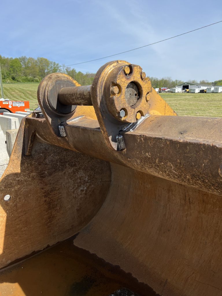 heavy machinery bucket welding repair